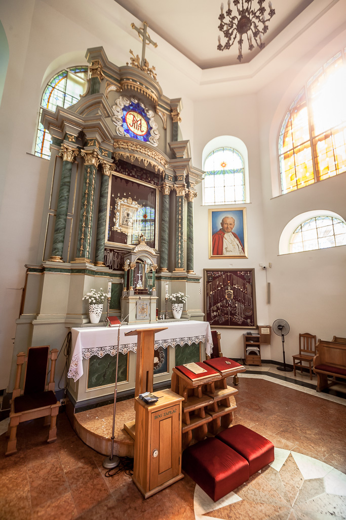 Ołtarz w Kaplicy Matki Bożej Studzieniczańskiej / The altar in the Chapel of Our Lady of Studzieniczna
