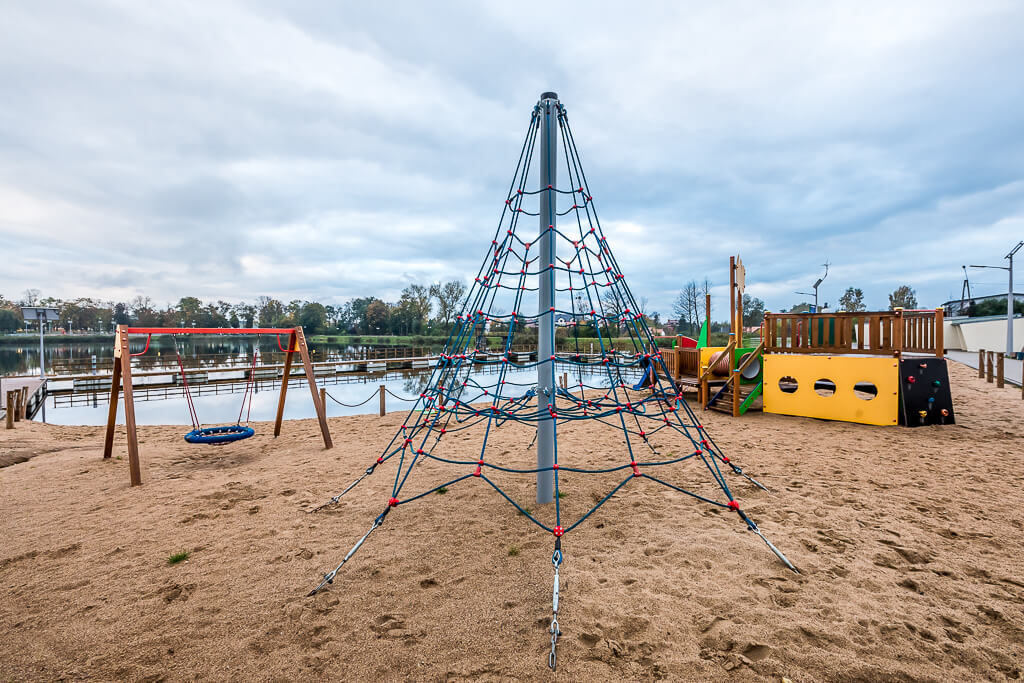 Plac zabaw na plaży / Playground on the beach