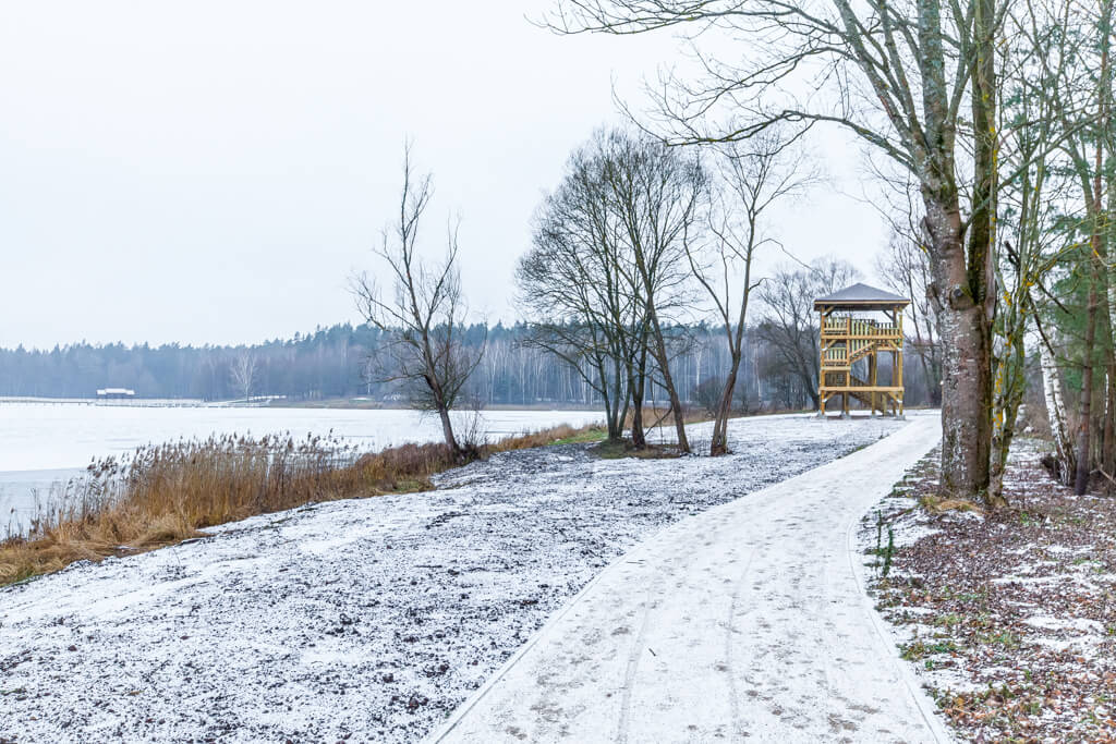Zalew Czapielówka zimą / Czapielówka reservoir during winterg