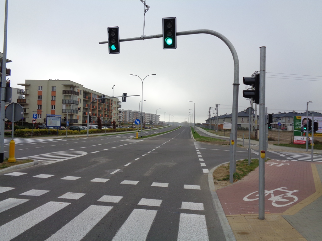 Zmodernizowana ulica Zawadzka: przejście dla pieszych z sygnalizacją świetlną 